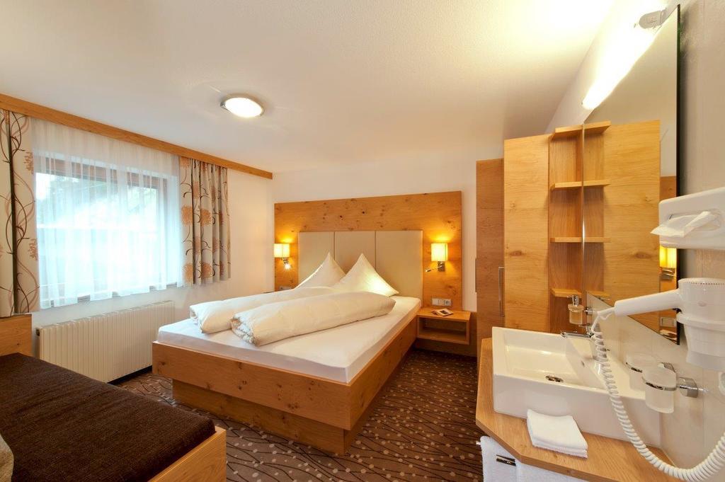 Apart Garni Mirabell Hotel Kappl  Room photo